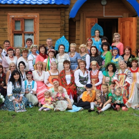 Общее фото участников Дня в русской деревне 140720125_21